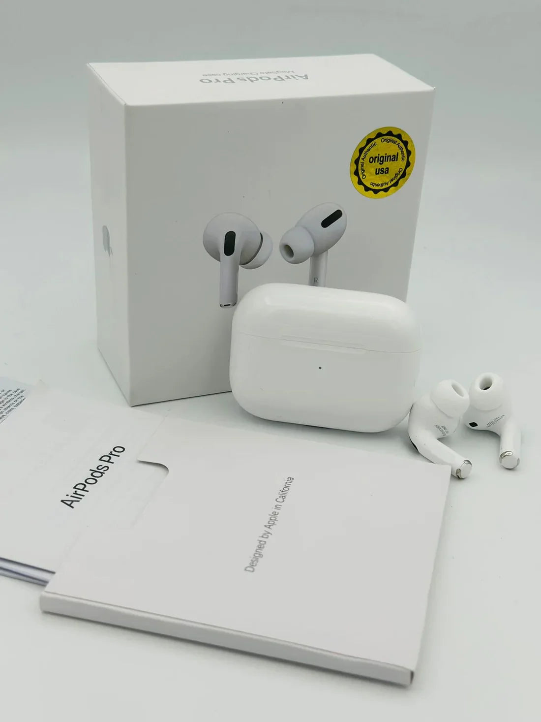 🎧 Wireless Earbuds with ANC-Style Design